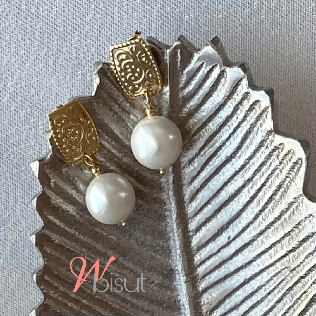 MOTHER OF PEARL SHELL EARRINGS