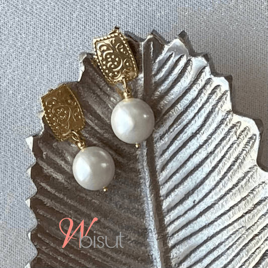 MOTHER OF PEARL SHELL EARRINGS